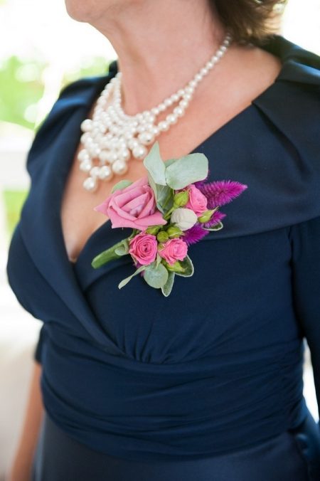 a-guide-to-buttonholes-and-corsages-the-wedding-community