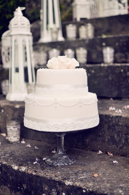 White vintage wedding cake - Vintage Wedding Shoot