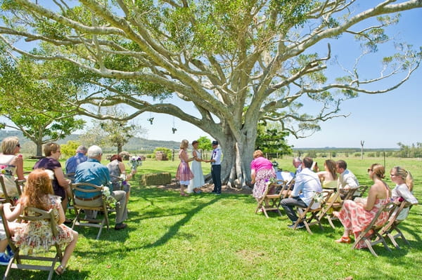 Outdoor wedding ceremony in Queensland, Australia - Picture by Andrea Sproxton Photography