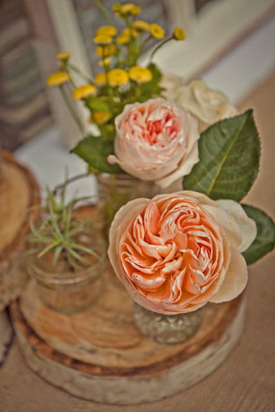 Wedding flowers - Picture by Captured by Aimee