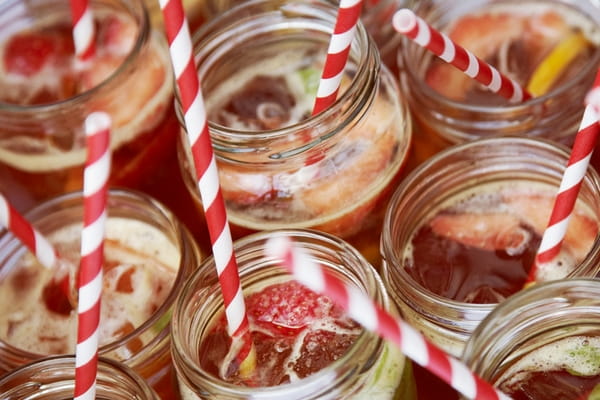 Wedding reception drinks in jam jars - Picture by Ian Shoots Weddings