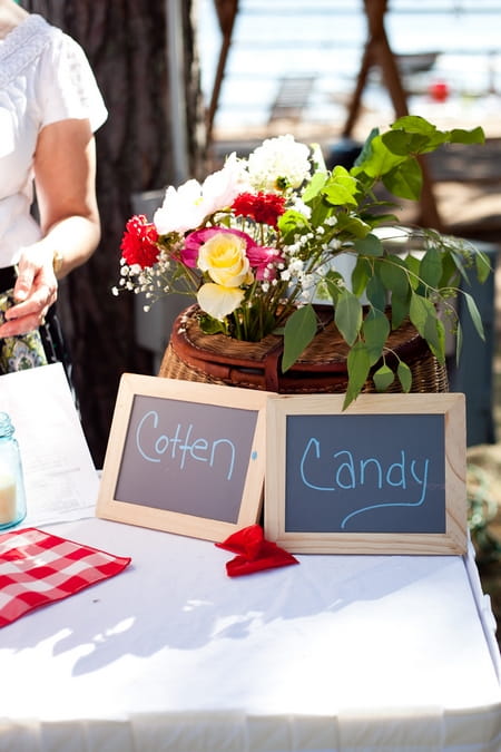 Cotton candy chalkboard sign - Picture by Laura Ivanova Photography