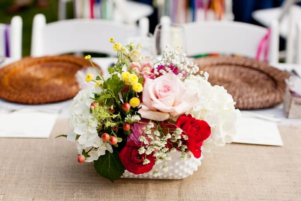 Wedding table centre flowers - Picture by Laura Ivanova Photography