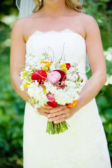 Colourful bridal bouquet - Picture by Laura Ivanova Photography