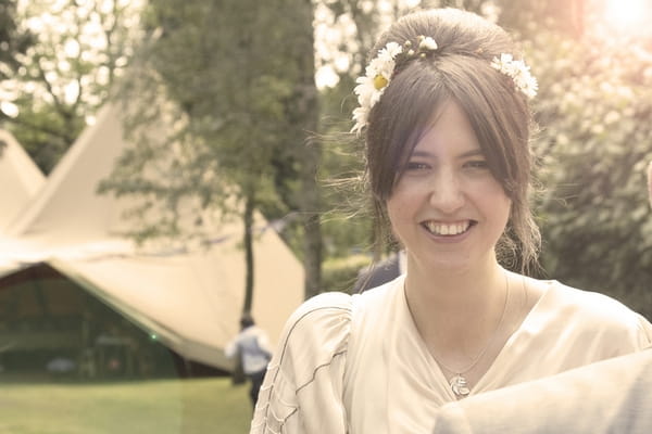 Vintage bride with flowers in her hair - Picture by Ian Shoots Weddings