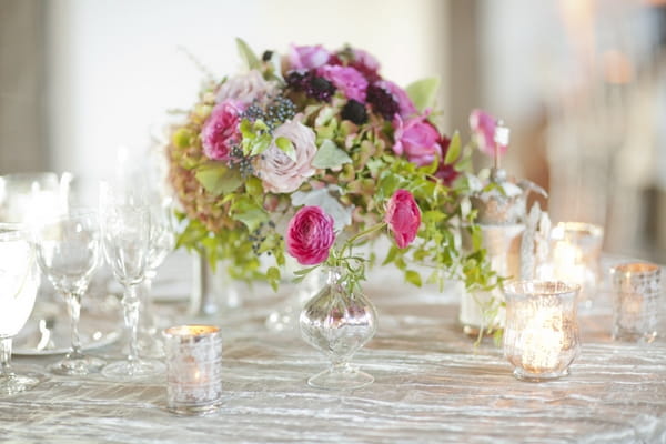 wedding table flowers - Picture by Allyson Magda Photography