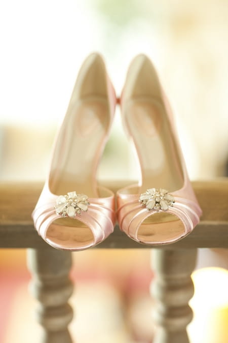 Light pink wedding shoes - Picture by Allyson Magda Photography