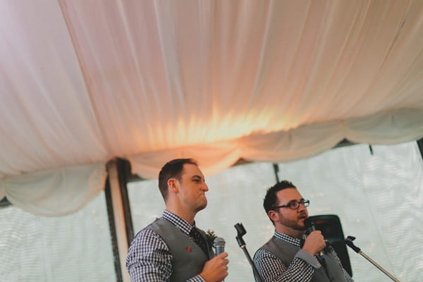 Best men giving wedding speech - Picture by Jonas Peterson Photography