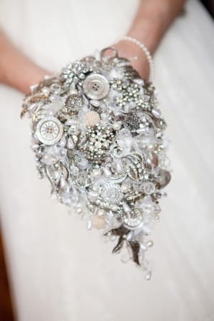 Brooch bouquet - Picture by Hayley Ruth Photography