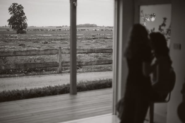 Countryside seen through a large doorway - Picture by Jonas Peterson Photography