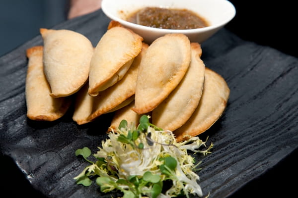 Dumpling wedding canapes - Picture by Yvette Roman Photography