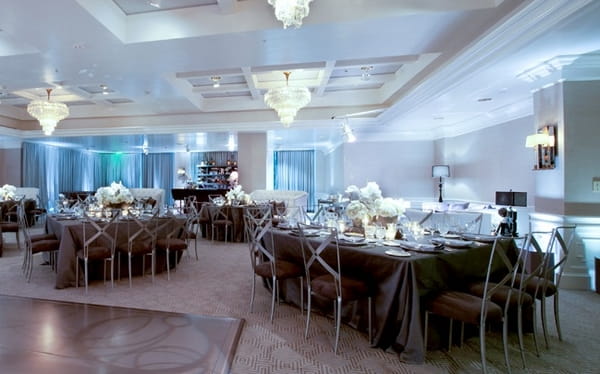 Wedding tables at The London Hotel in California - Picture by Yvette Roman Photography