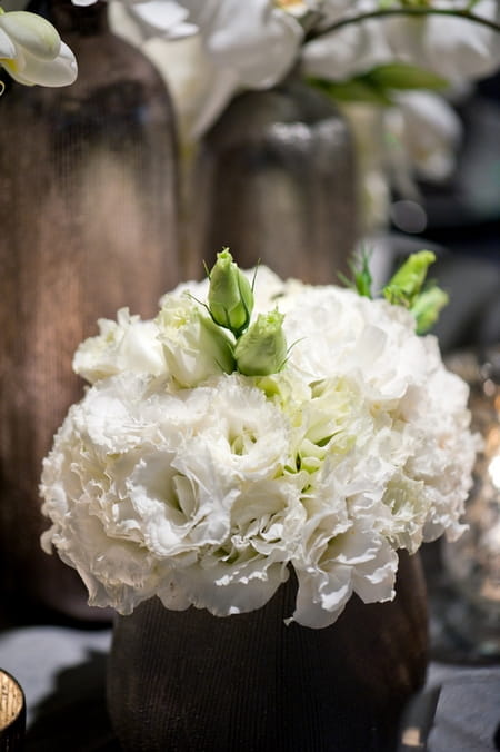 Close-up of wedding flower decorations - Picture by Yvette Roman Photography