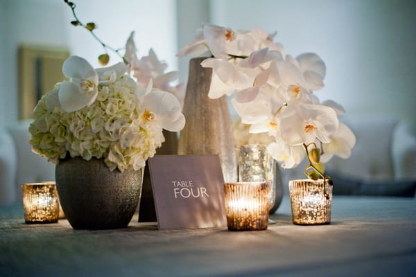 Chic wedding table name - Picture by Yvette Roman Photography