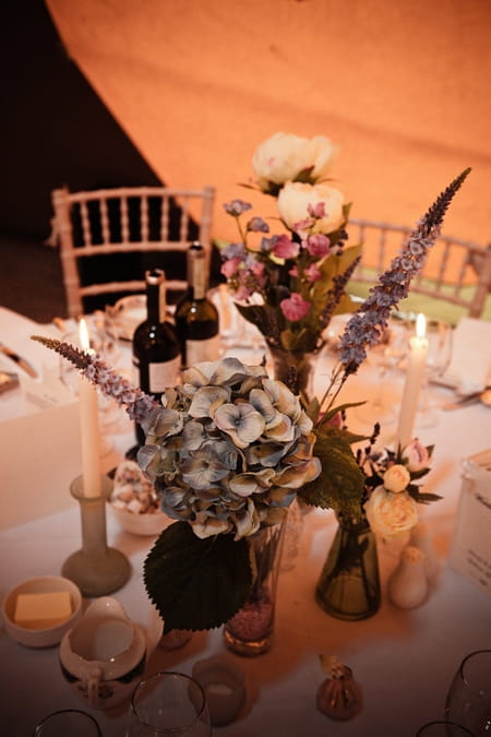 Wedding table flower centrepiece - Picture by Archibald Photography