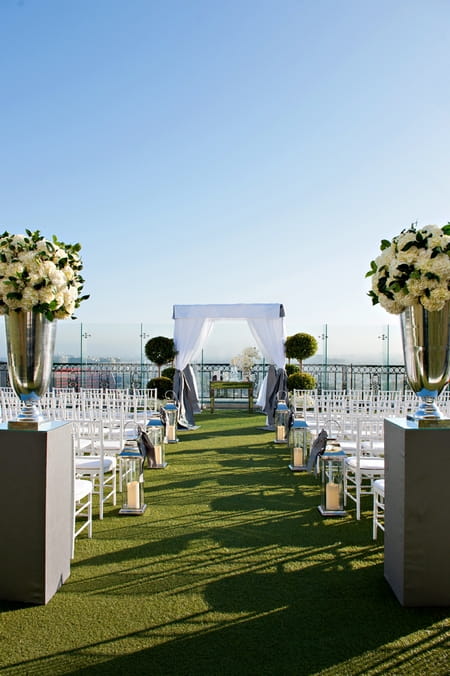 Wedding ceremony seating at The London Hotel in California - Picture by Yvette Roman Photography