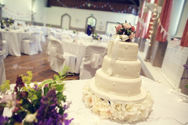 Wedding cake - Picture by Mirrorbox Photography