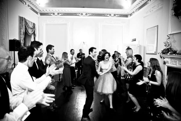 Bride and groom dancing - Picture by Anneli Marinovich Photography