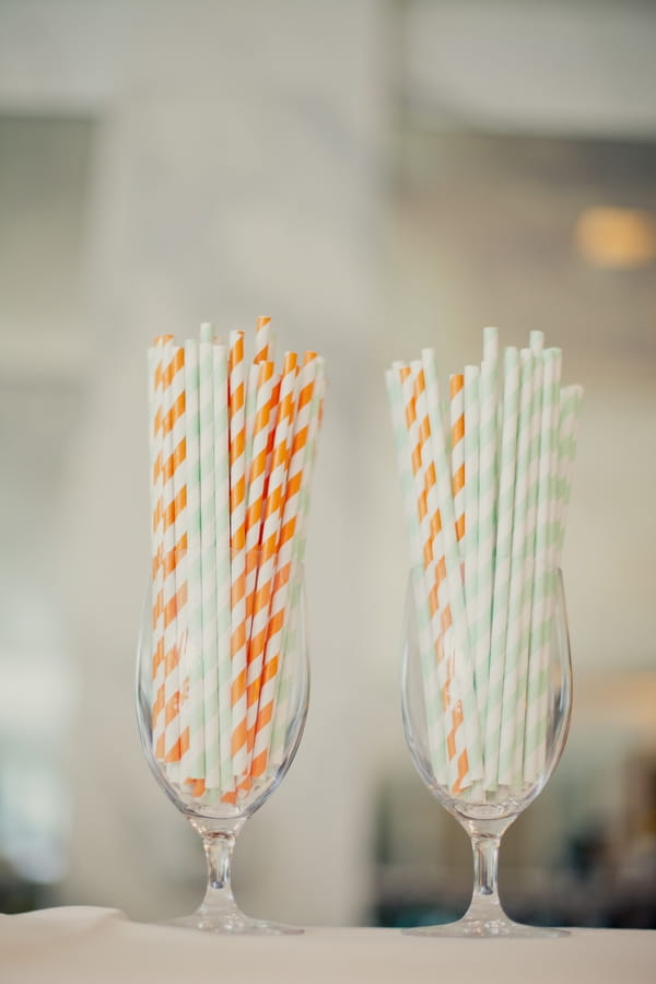 Striped straws in glasses - Picture by onelove photography