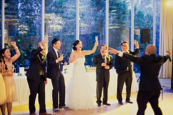 Bridal party toasting speech - Picture by onelove photography
