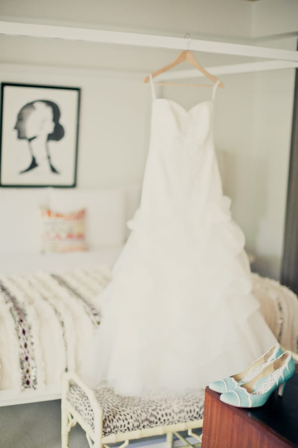 Wedding dress hanging - Picture by onelove photography