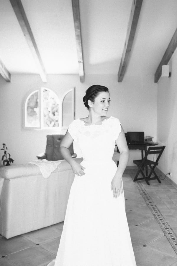 Bride wearing 1960's wedding dress - Picture by DanielRM