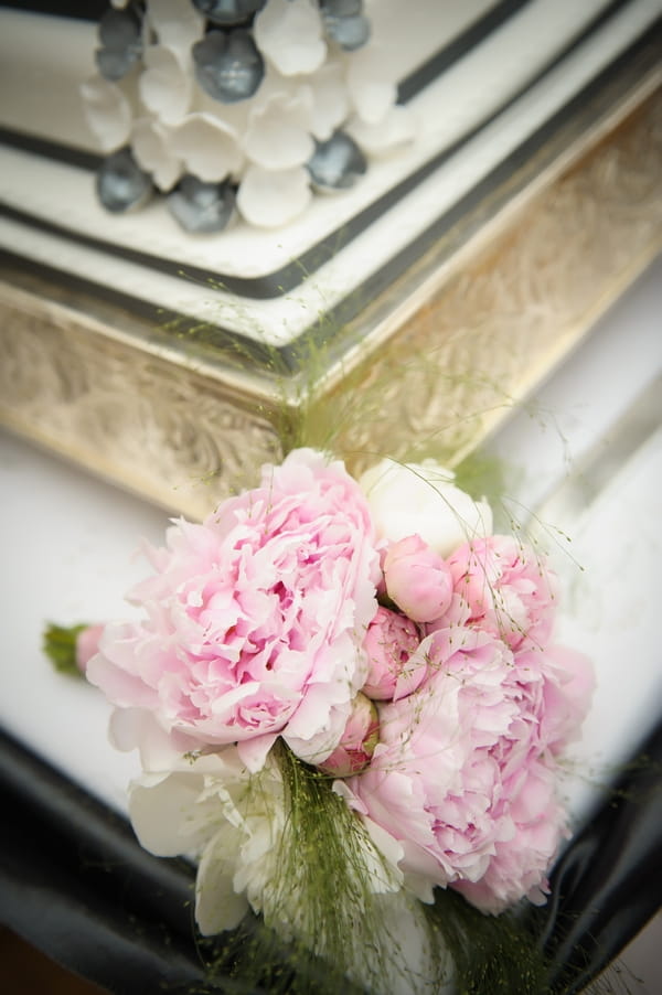 Pink wedding bouquet - Picture by Pixies in the Cellar