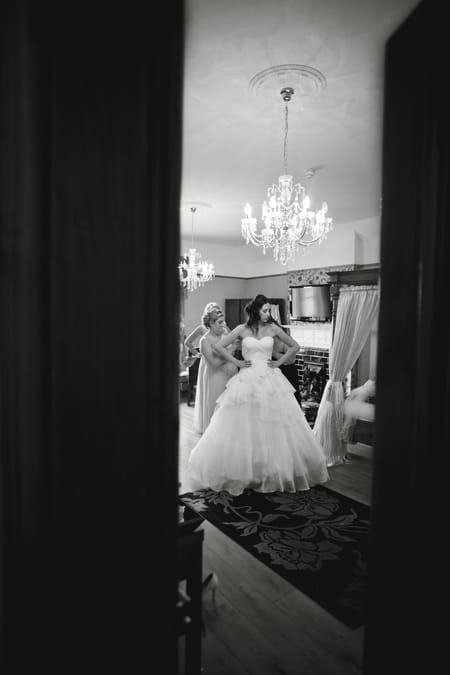 Bride getting ready for wedding - Picture by Karli Harrison Photography