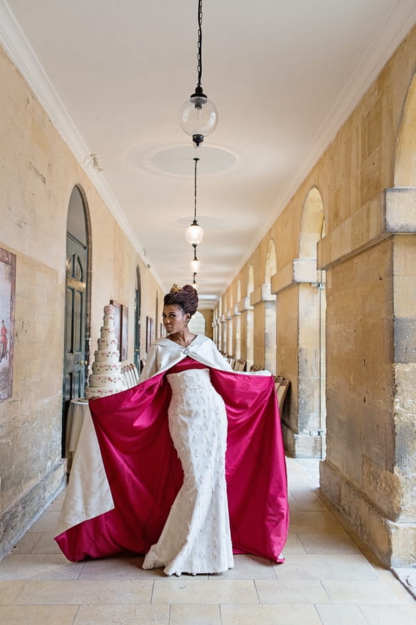 Bride red-lined long wedding coat