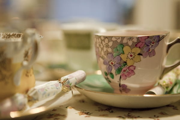 Vintage pettered teacups