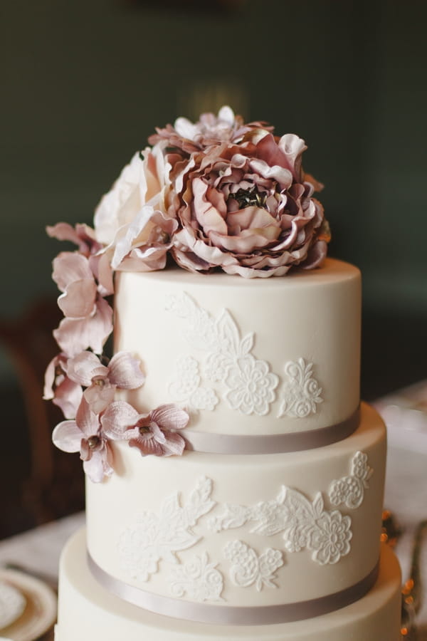 Detail on wedding cake