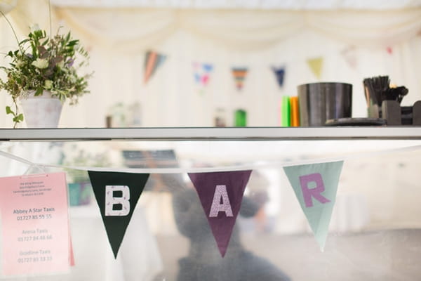 Bar bunting