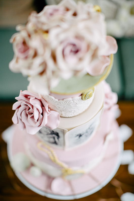 Alice in Wonderland wedding cake