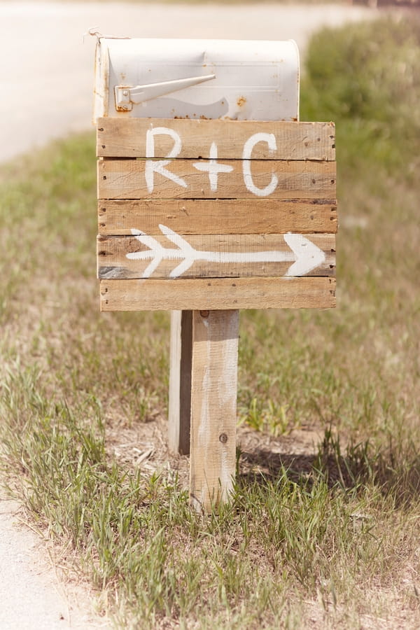 R + C wedding sign