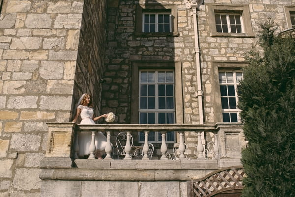 1950s bride on balcony