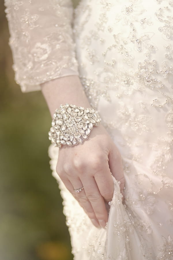 Bride's cuff