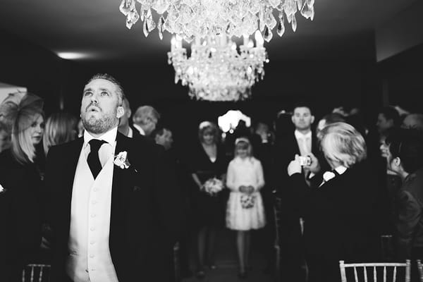 Nervous groom - Picture by Martin Makowski Photography