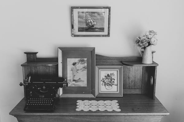 Pictures and old typewriter