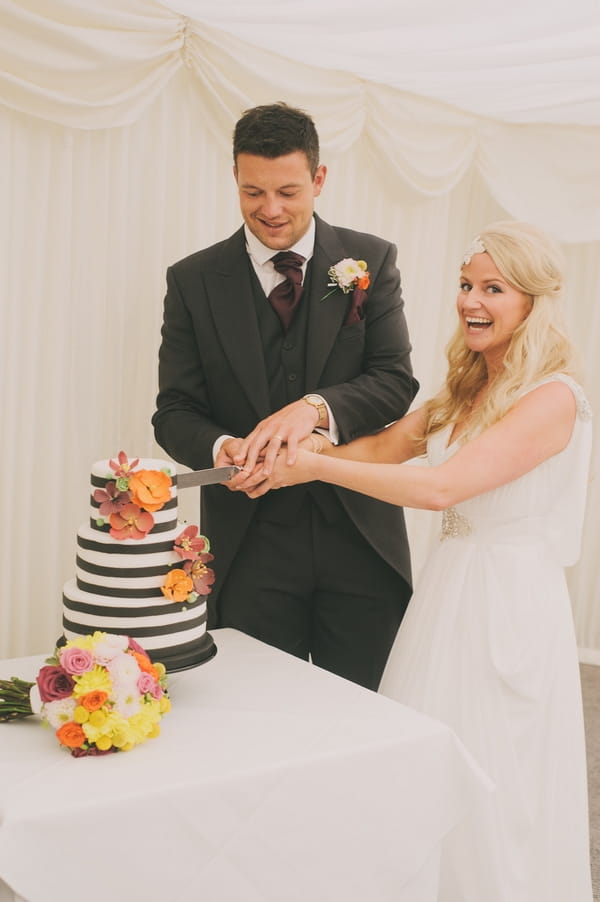 Cutting wedding cake