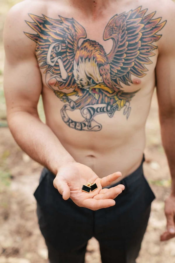 Holding cufflinks