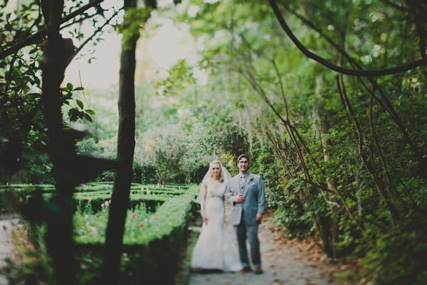 Bride and groom at Magnolia Plantation and Gardens