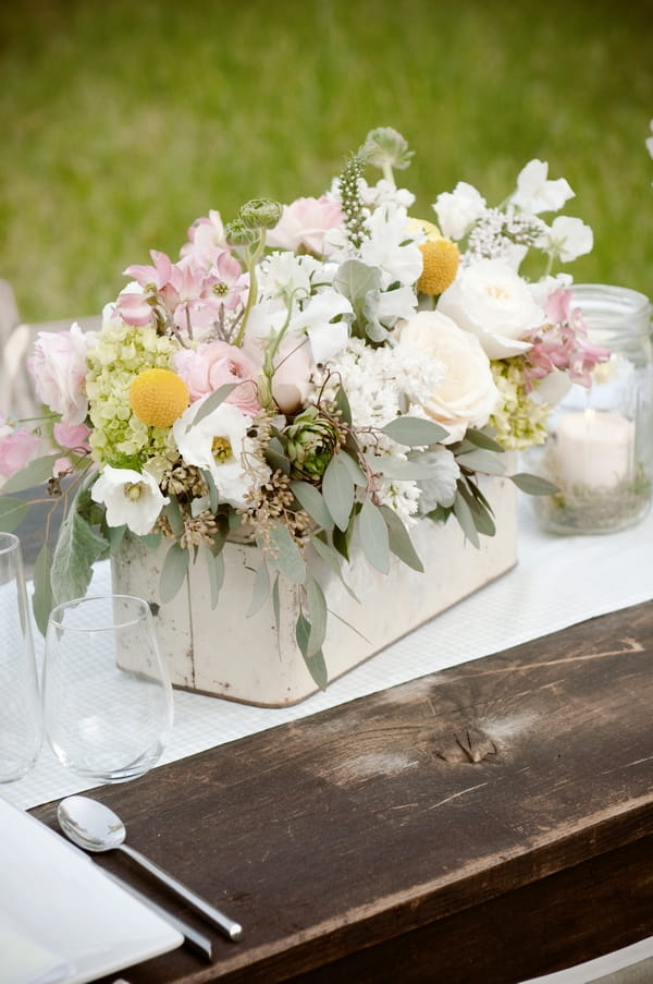 Wedding table centrepiece flowers