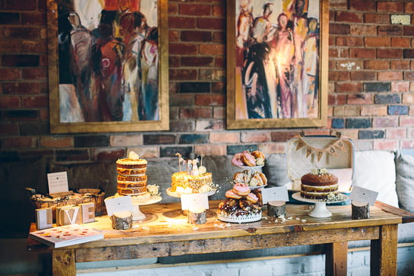 Wedding cake table