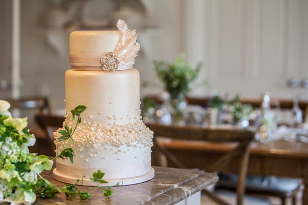 Chic wedding cake