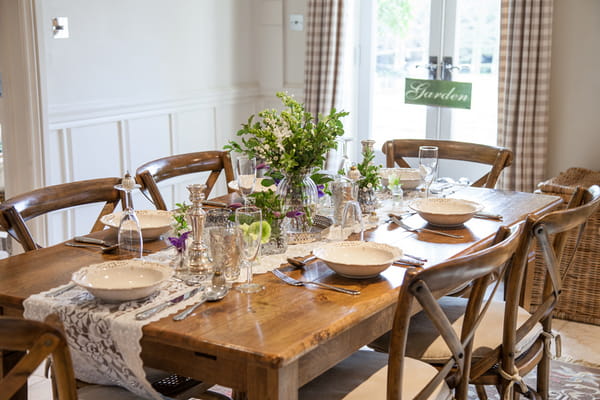 Table with lace runner