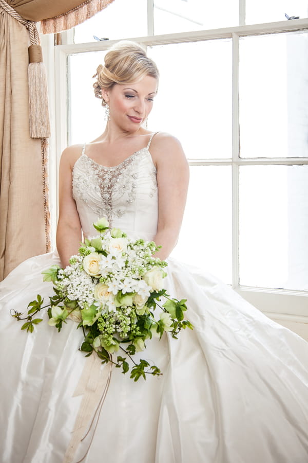 bride holding bouquet