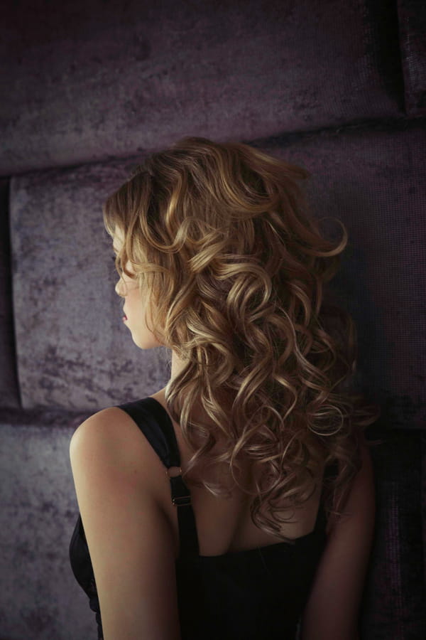 Long curly hairstyle - Bridal boudoir shoot