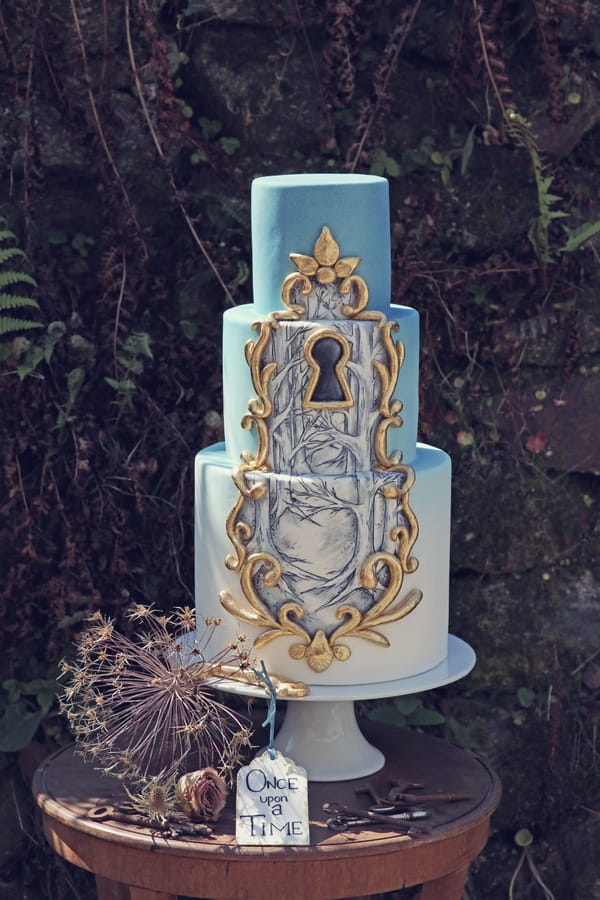 Fairytale style wedding cake with keyhole