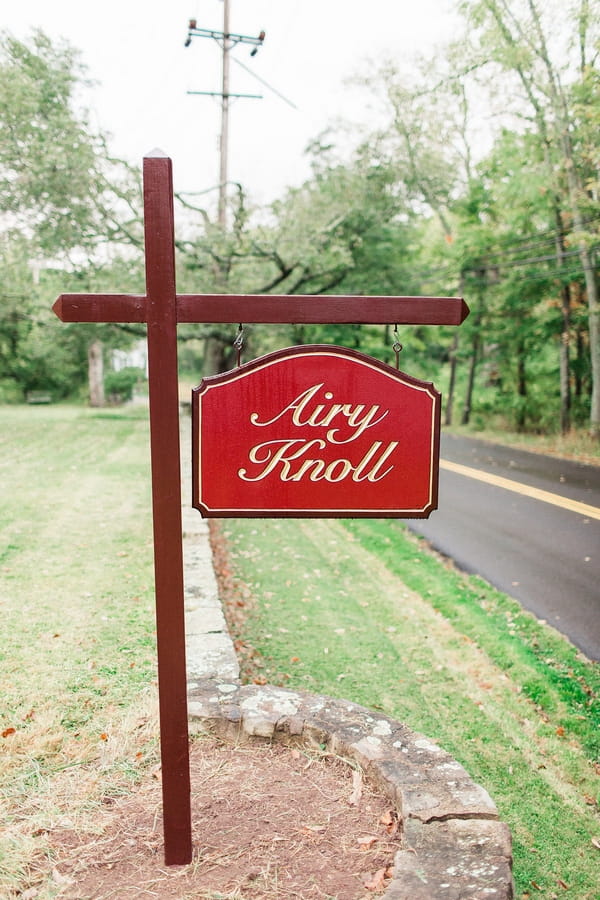 Airy Knoll sign