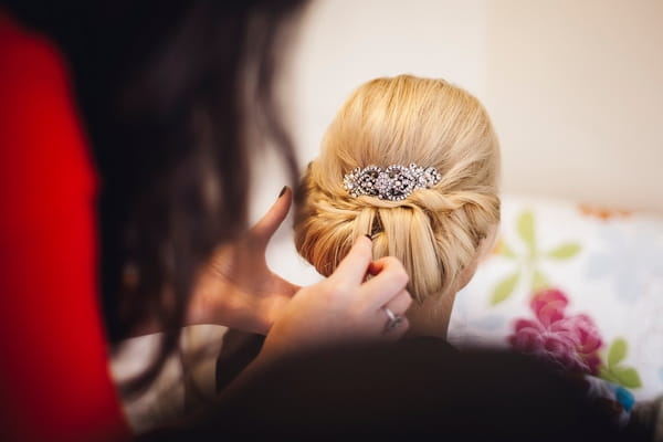 Hair clip in back of bride's hair